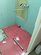Начало укладки керамогранита в ванной комнате. ул. Богунская.